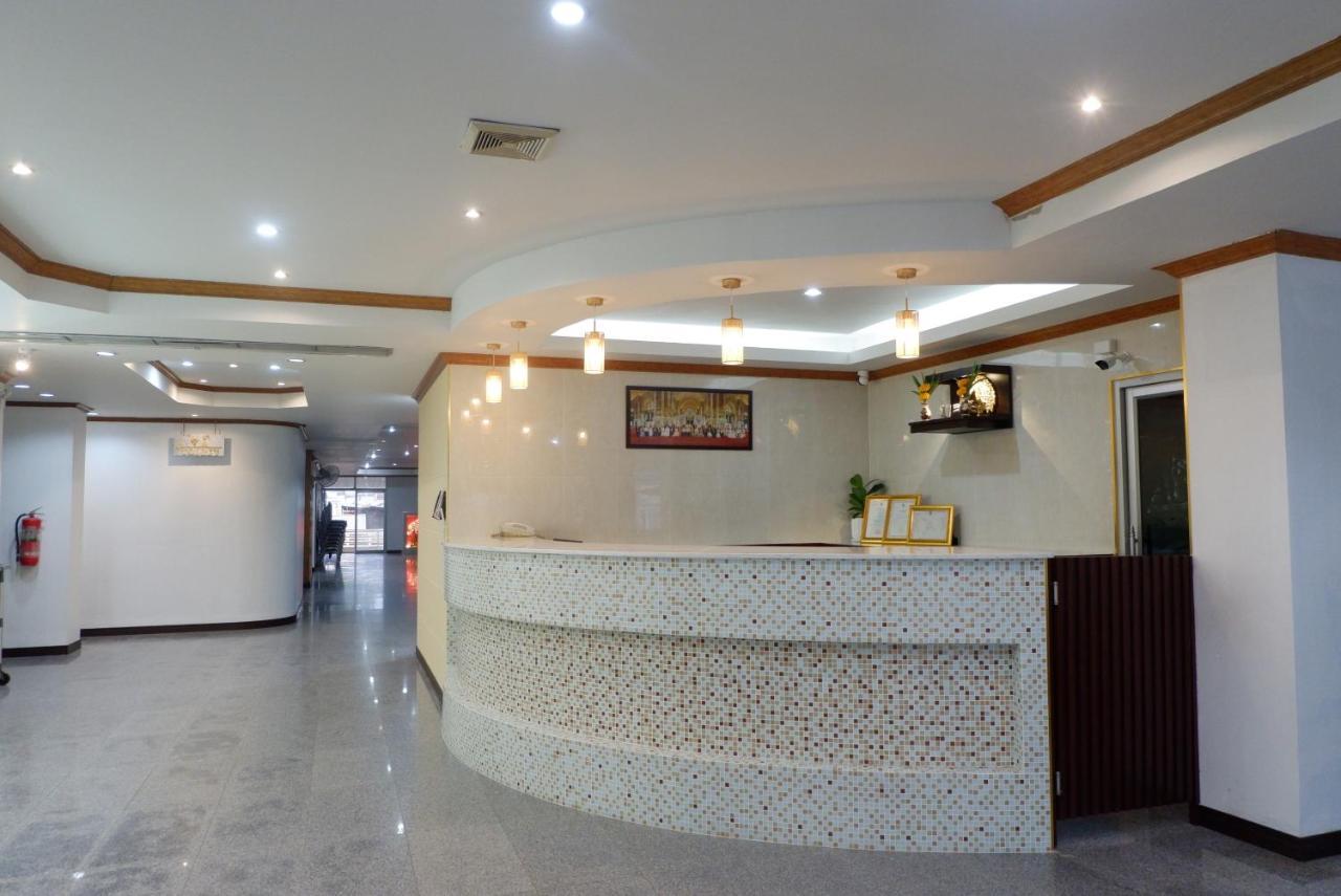 Auychai Grand Hotel Lang Suan المظهر الخارجي الصورة