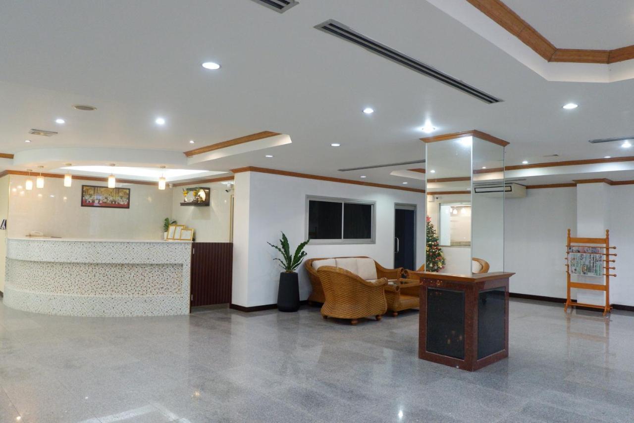Auychai Grand Hotel Lang Suan المظهر الخارجي الصورة