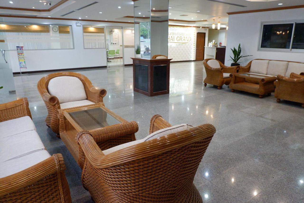 Auychai Grand Hotel Lang Suan المظهر الخارجي الصورة