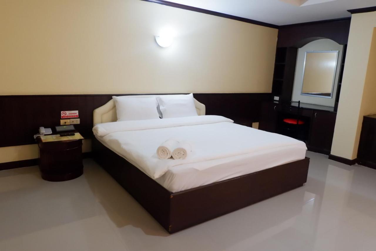 Auychai Grand Hotel Lang Suan المظهر الخارجي الصورة