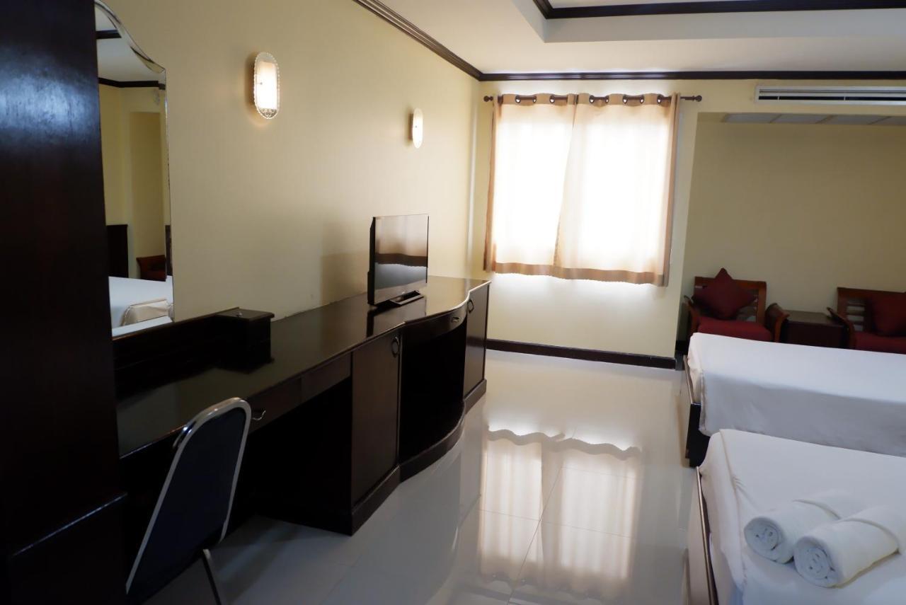 Auychai Grand Hotel Lang Suan المظهر الخارجي الصورة