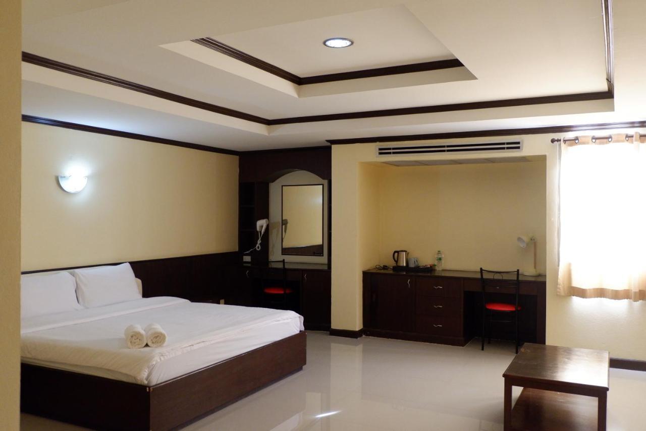 Auychai Grand Hotel Lang Suan المظهر الخارجي الصورة